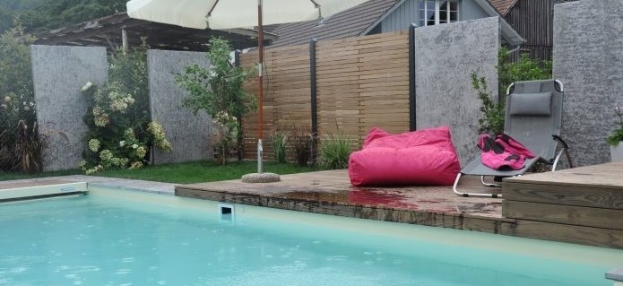 002Sichtschutz_Gartenbau_Poolbau_Schwimmbad_ZimmermannFlaach_Flaach