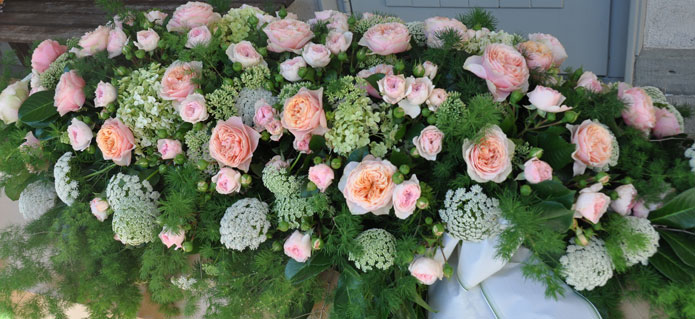 002Sargbouquet_Trauerfloristik_Blumenladen_ZimmermannFlaach_Flaach